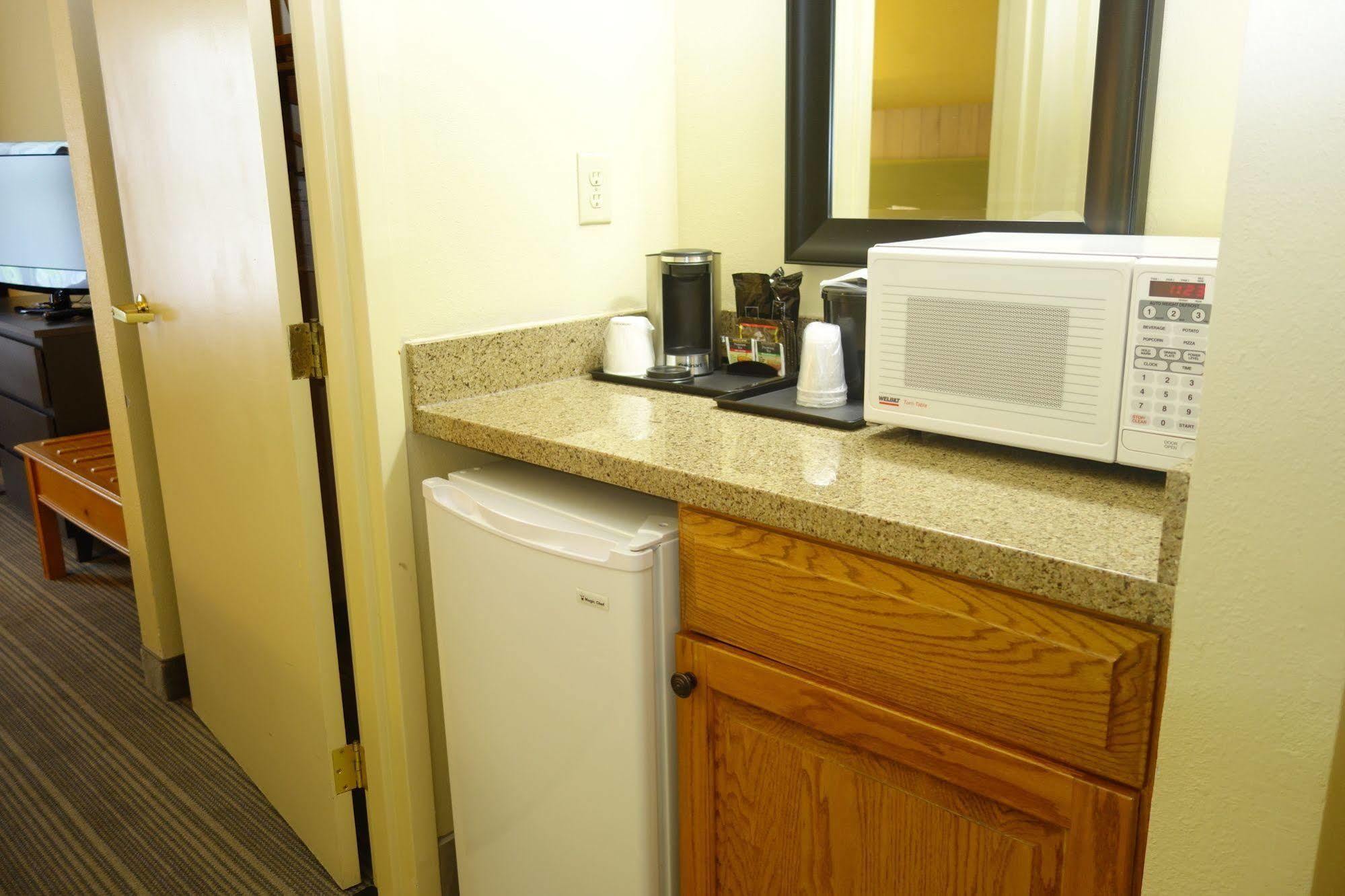Country Inn & Suites By Radisson, Burlington Elon , Nc Kültér fotó